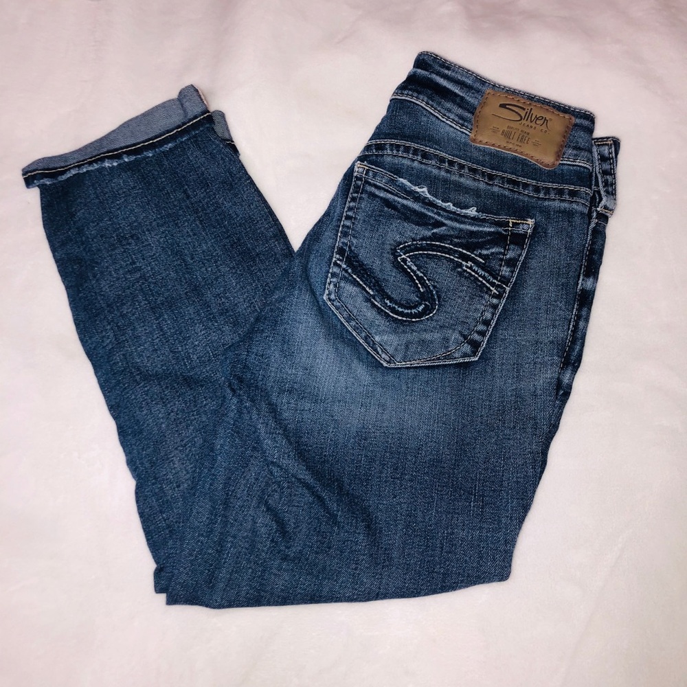 BNWOT SILVER JEANS CAPRIS!